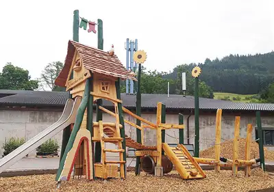 SPIELART : STRUCTURE DE JEUX LA FERME, ref A271